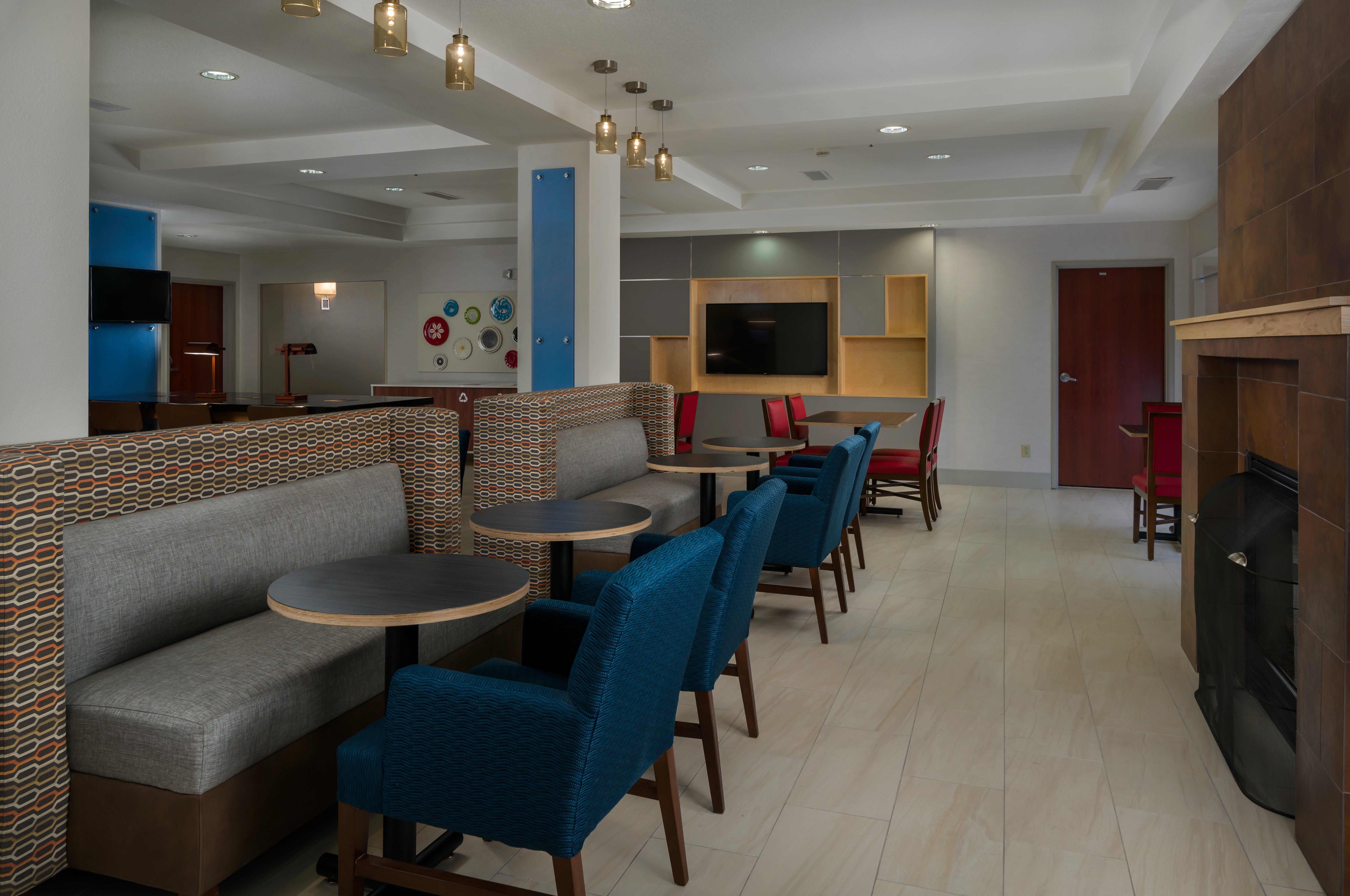 Holiday Inn Express Lawrence By Ihg Exterior foto